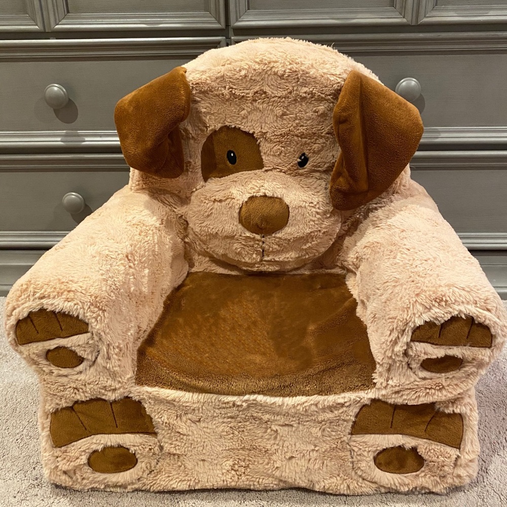 Plush puppy kid chair